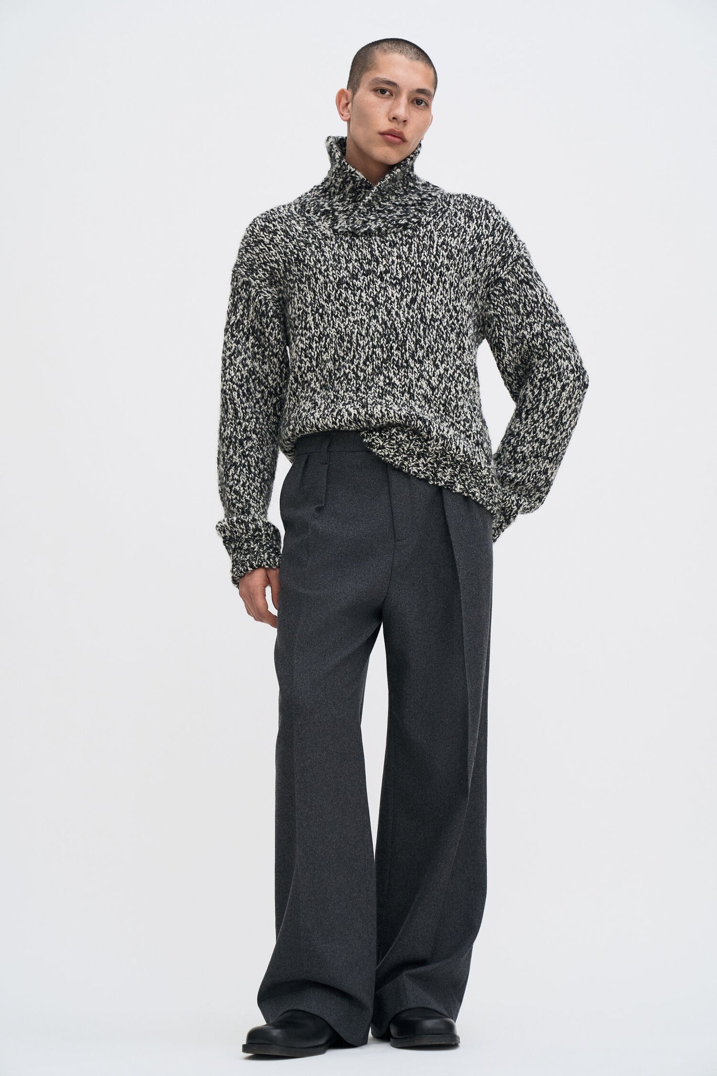 SHAWL COLLAR MOULIN SWEATER
