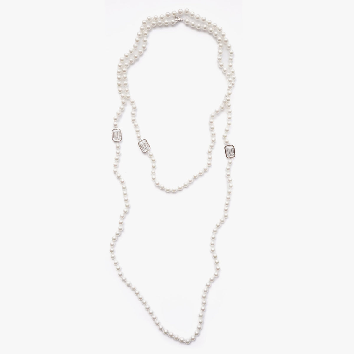 MEGA PEARL NECKLACE