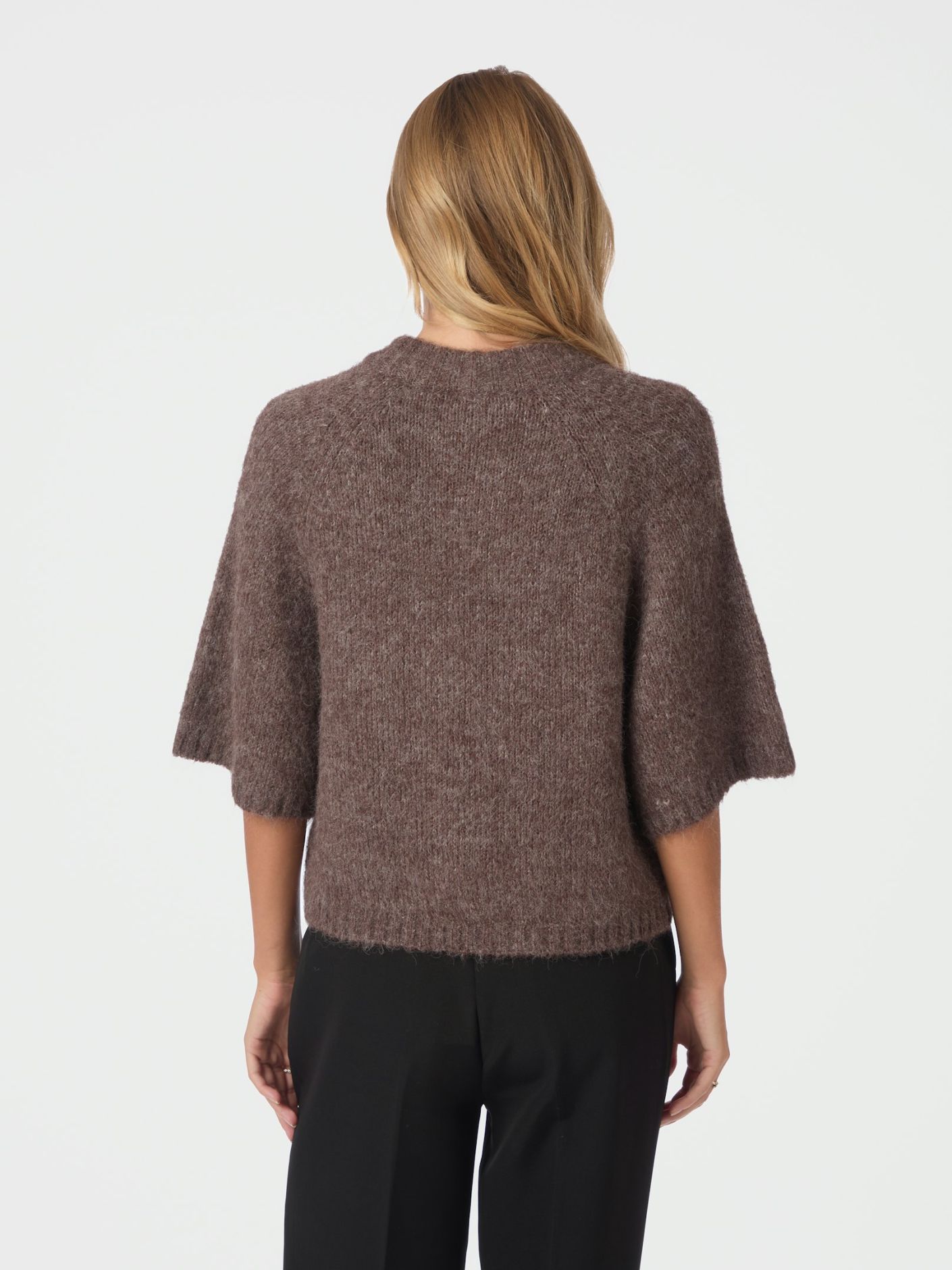 BENUTA FLUFFY CARDIGAN