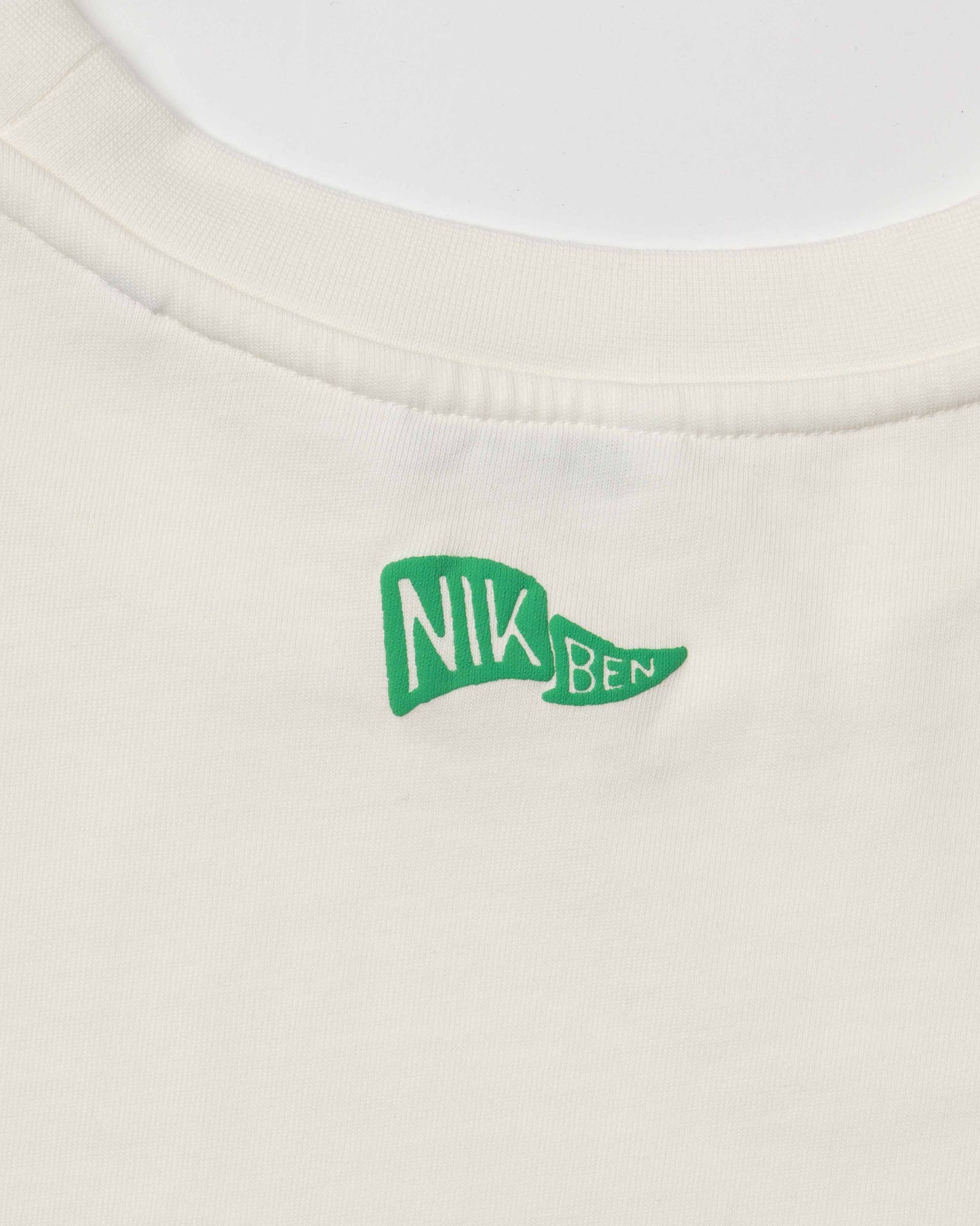TOURIST TEE