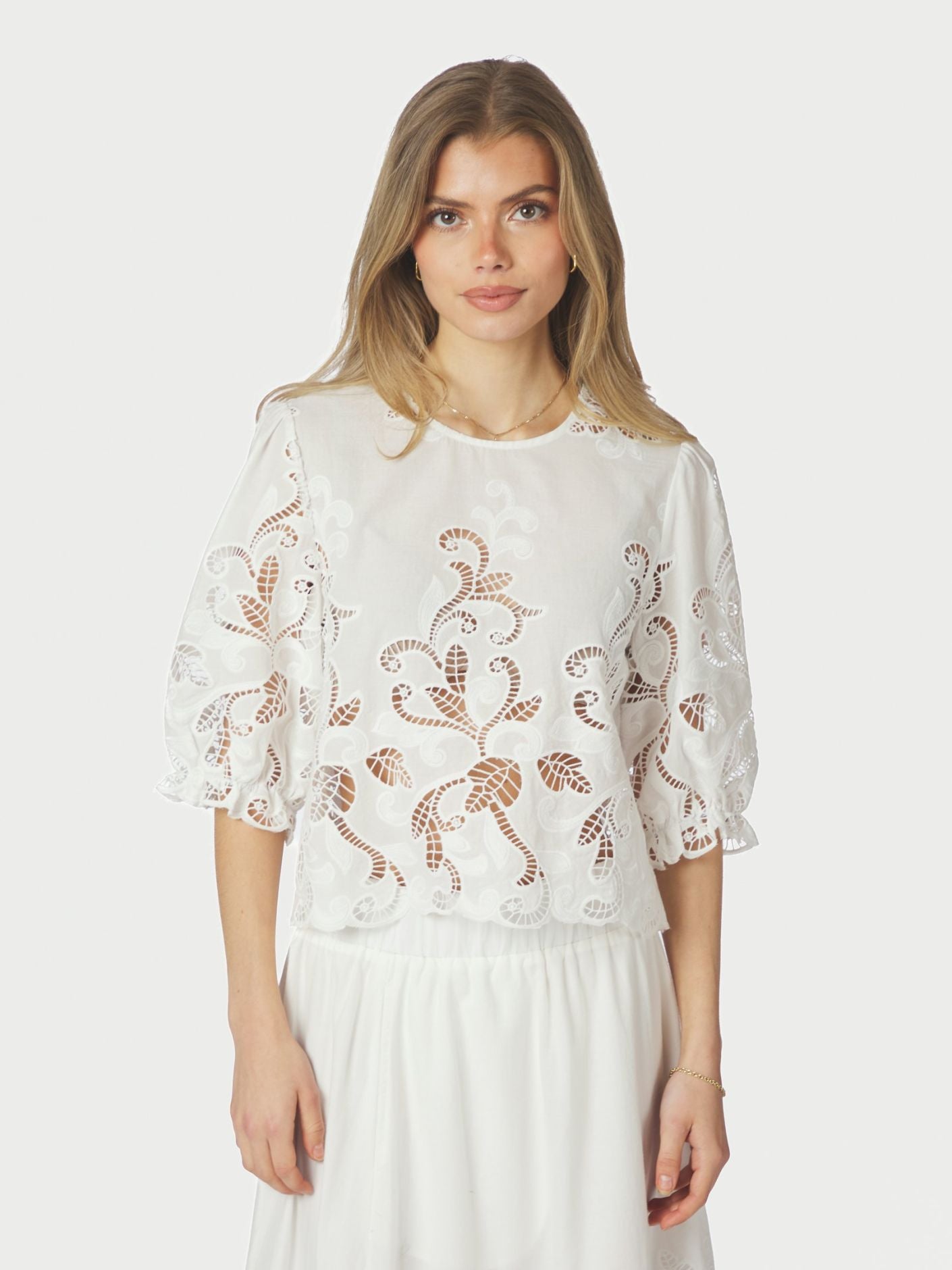 FIA EMBROIDERY BLOUSE