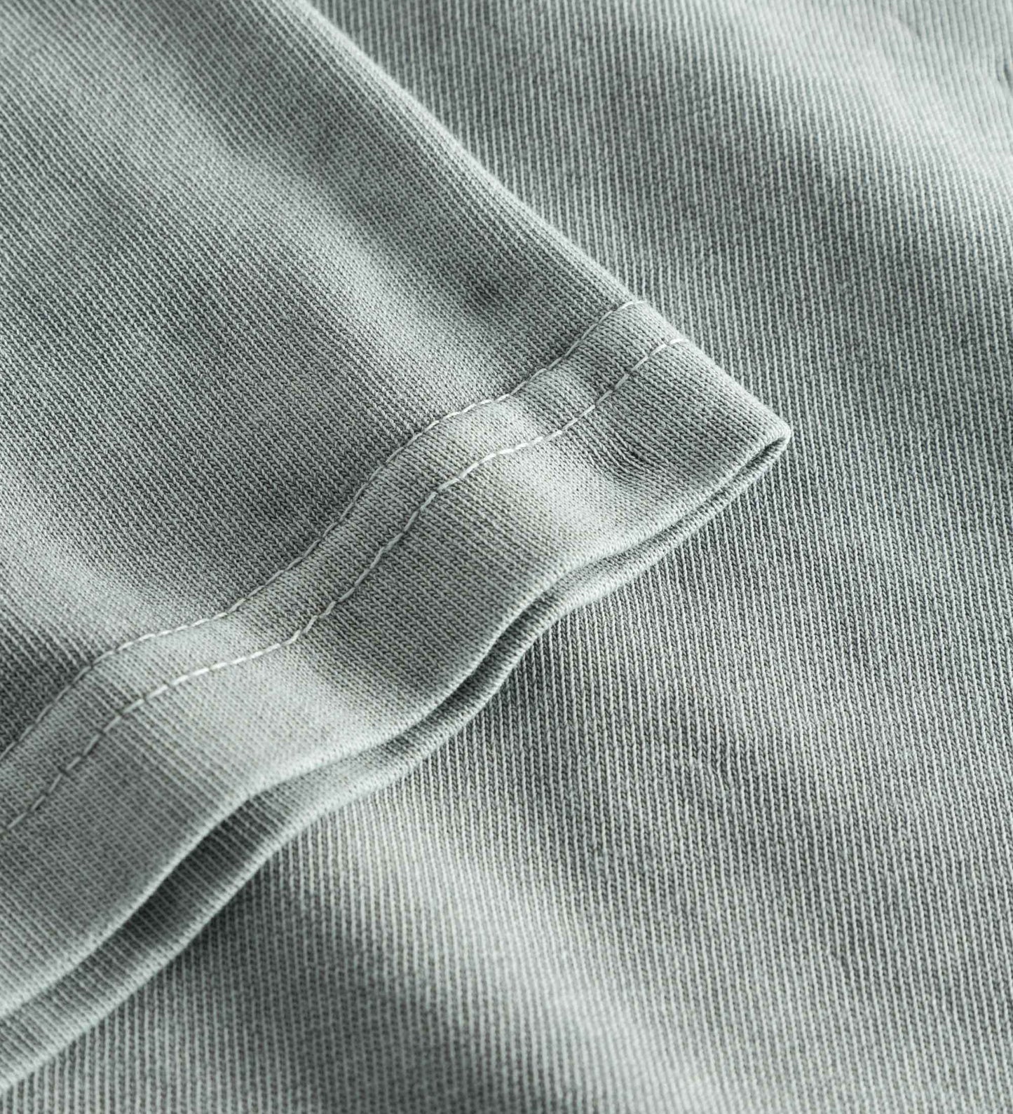 LOGO SCRIPT TEE