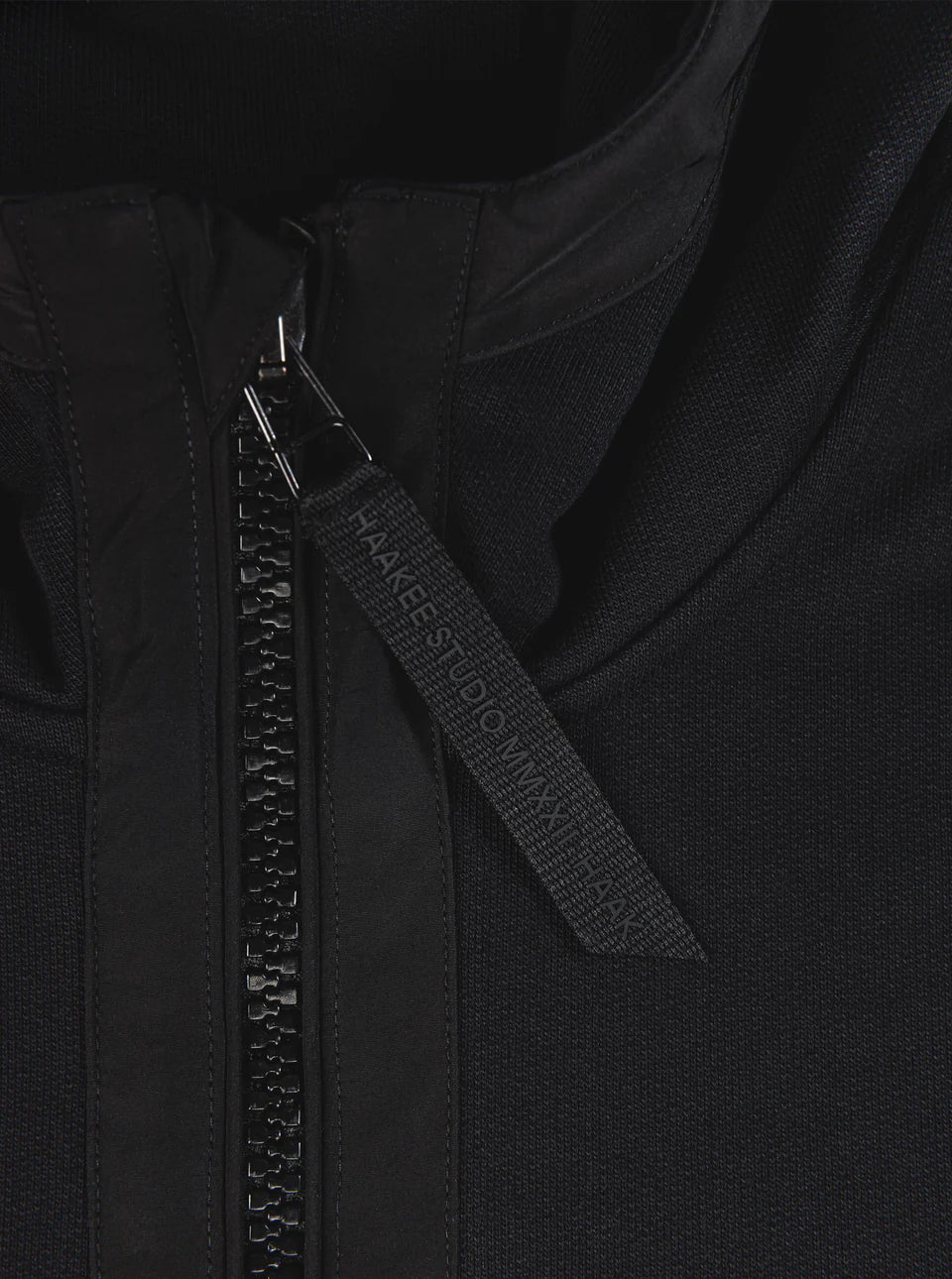 HALF ZIP HOODIE