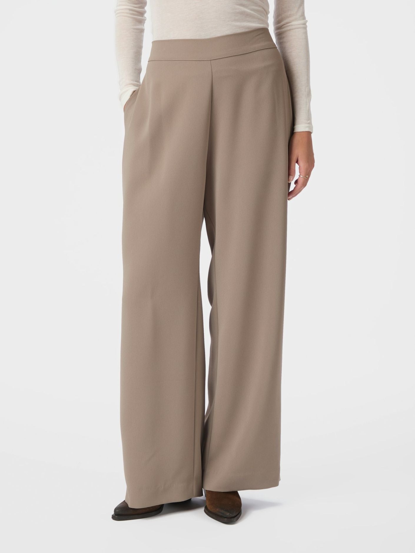 LUNET CREP PANTS